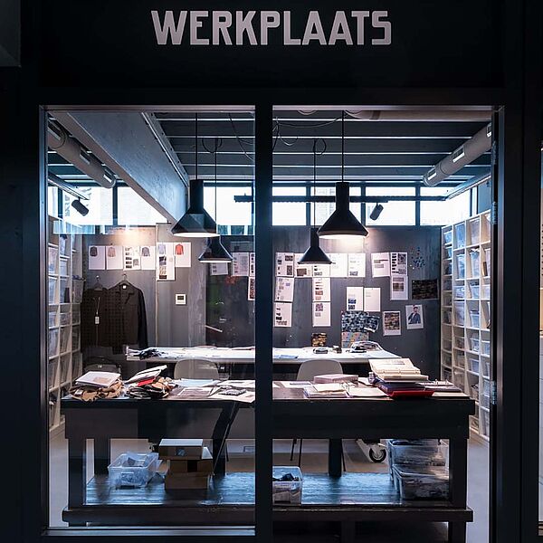 csm_instore-signing_087dba6717